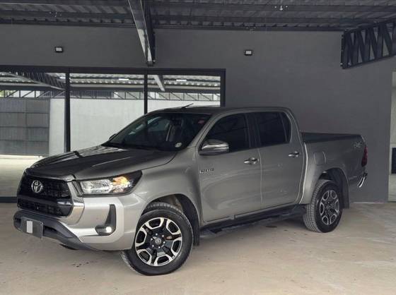 TOYOTA HILUX 2.8 D-4D TURBO DIESEL CD SRV 4X4 AUTOMÁTICO